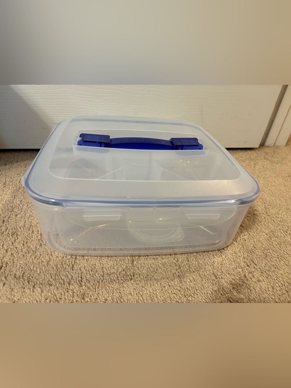 Lock & Lock Clear Plastic Food Storage Container with Blue Latch - Picture 3 of 6